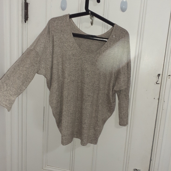 NWOT Grey/Beige oversized 3/4 sleeve slouchy sweat - Picture 4 of 5